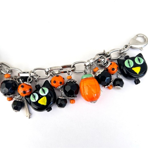 Art Glass Charm Bracelet Lampwork Beaded Chunky Halloween Cat Cross Silver Tone - Picture 7 of 9